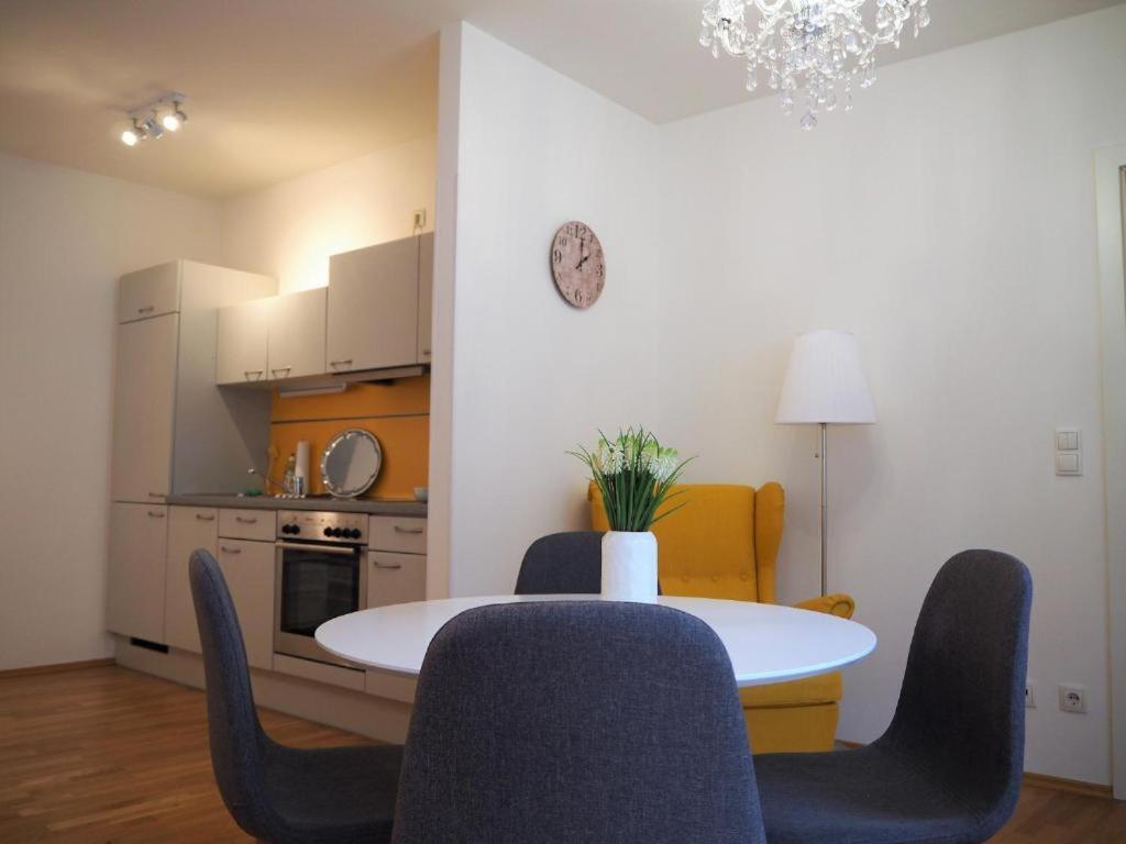 Apstay City Residence Apartments ǀ Free Parking & Self Check-In グラーツ エクステリア 写真